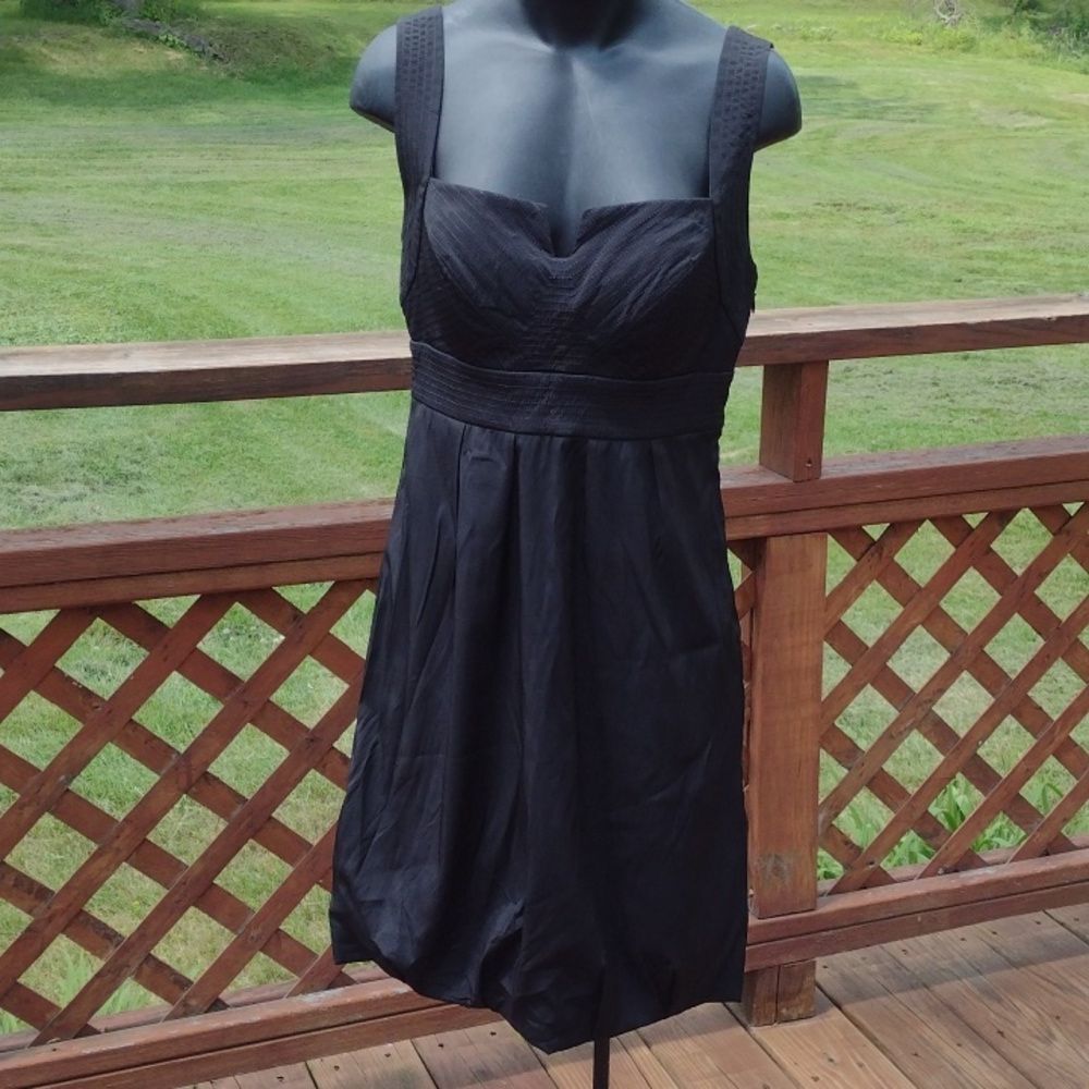 White House Black Market Sleeveless Black Balloon Hem Dress Size 6